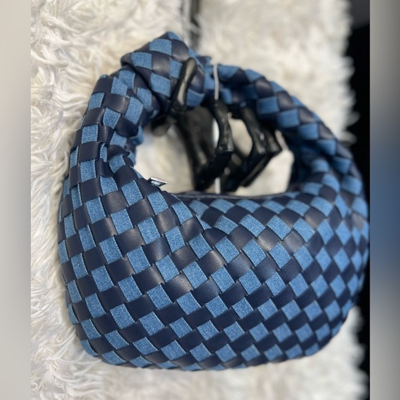 ๐๐NWT-URBAN EXPRESSIONS DENIM TRACY WOVEN KNOT CLUTCH๐๐ - Picture 7 of 17